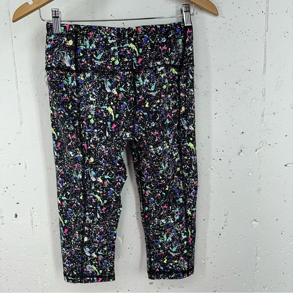 Victoria Secret size Small Knockout Paint Splatter Black Crop Leggings - Picture 4 of 10